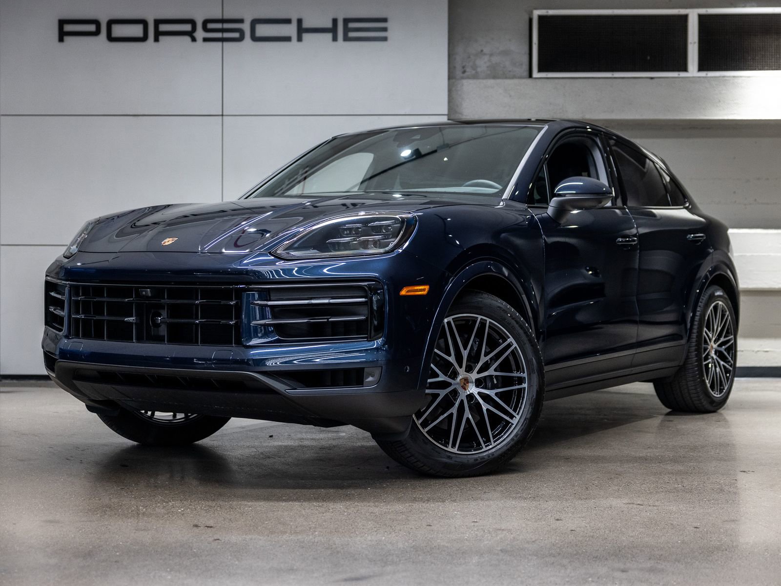 Certified 2025 Porsche Cayenne Coupe image 1