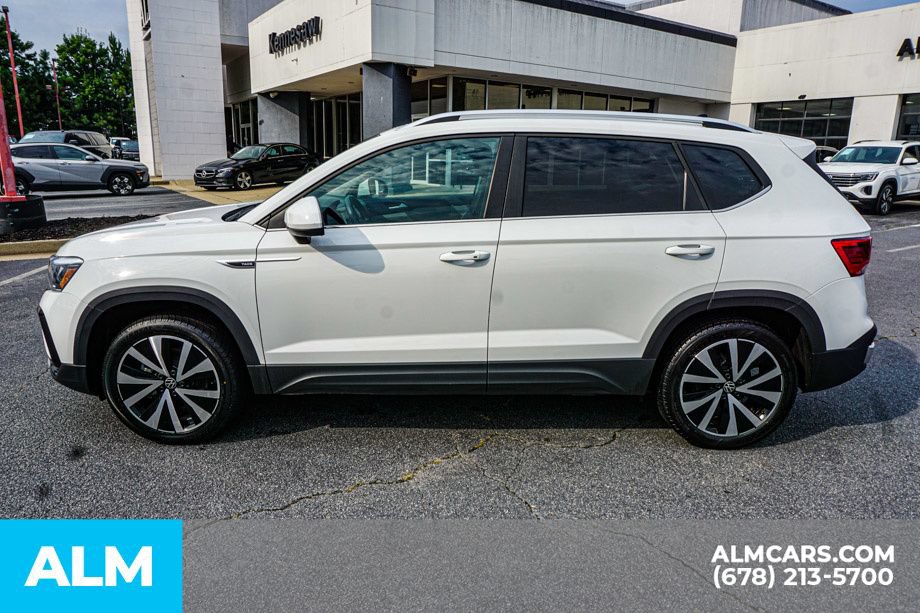 Used 2024 Volkswagen Taos SE FWD image 6