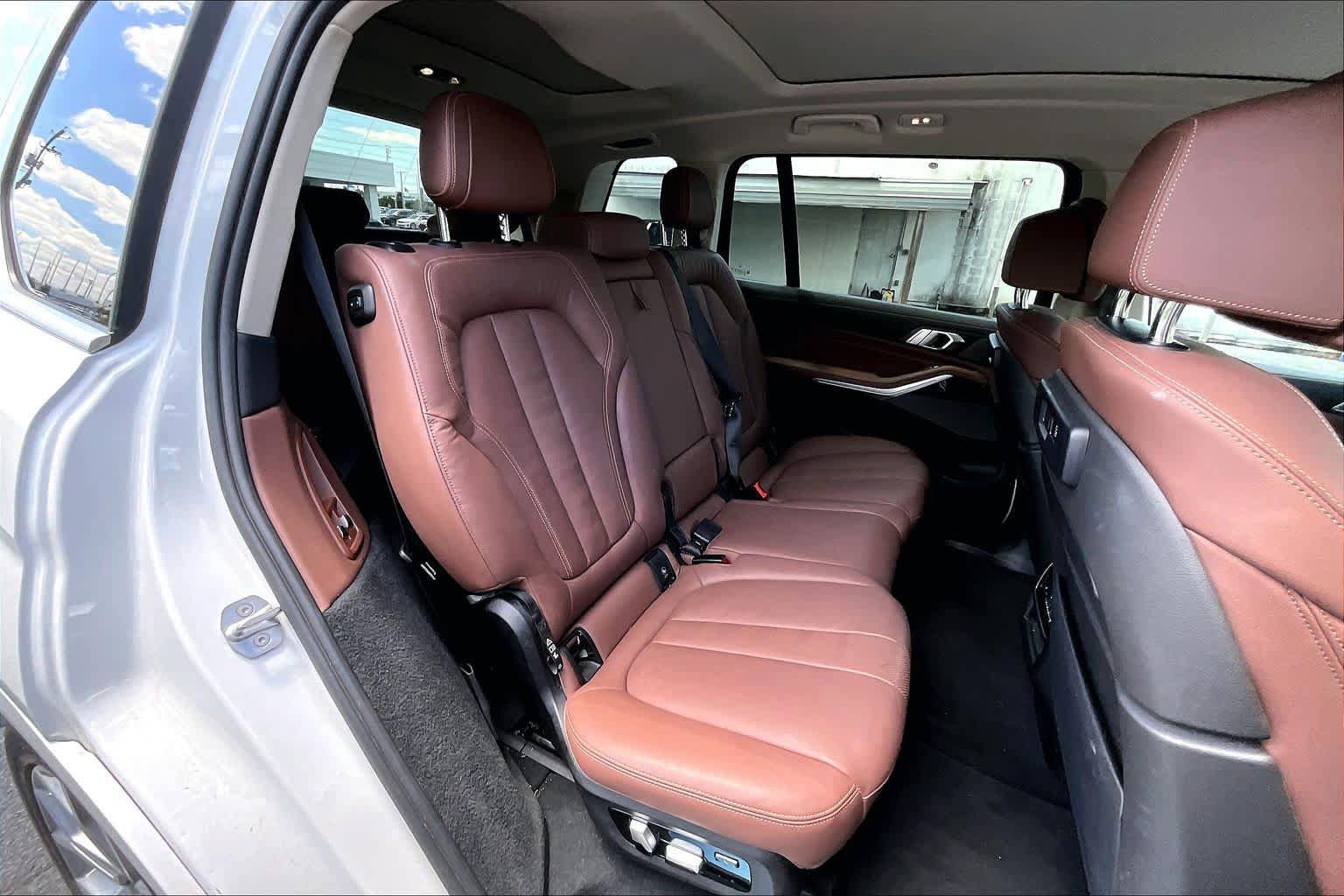 Used 2020 BMW X7 xDrive40i w/ Cold Weather Package AWD/4WD image 21