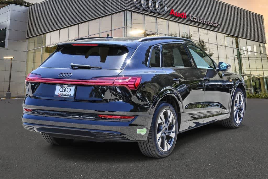 Used 2023 Audi e-tron Premium w/ Convenience Plus Package AWD/4WD image 4