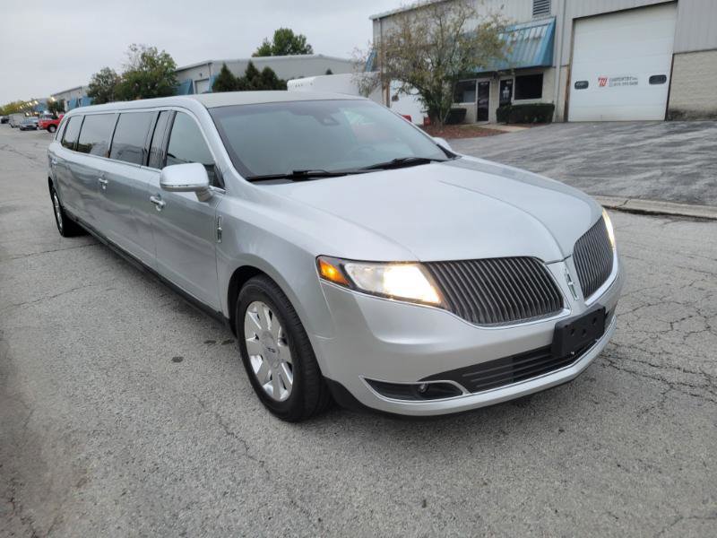 Used 2013 Lincoln MKT Limo AWD image 17