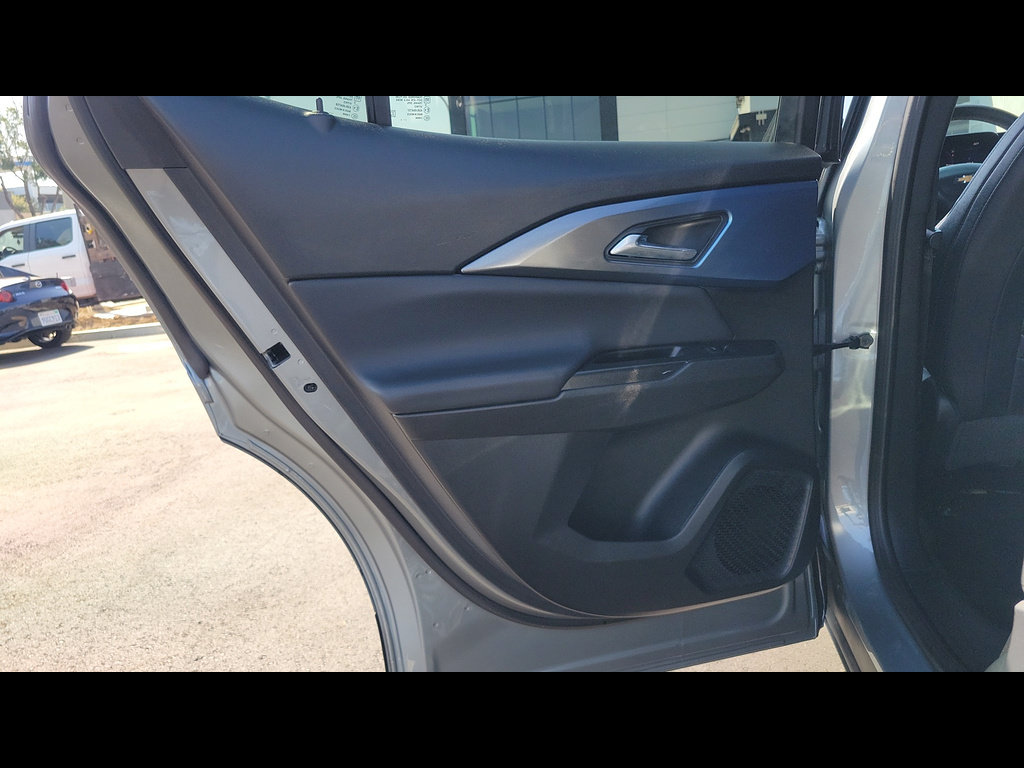 Used 2024 Chevrolet Equinox EV LT w/ LPO, Blackout Package FWD image 15