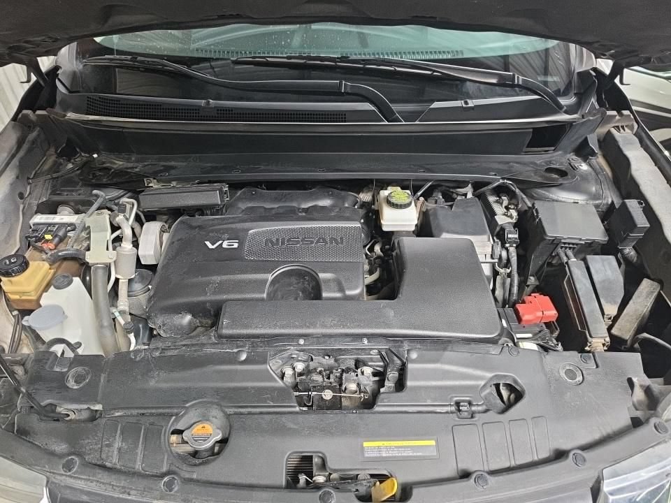 Used 2019 Nissan Pathfinder SL FWD image 8
