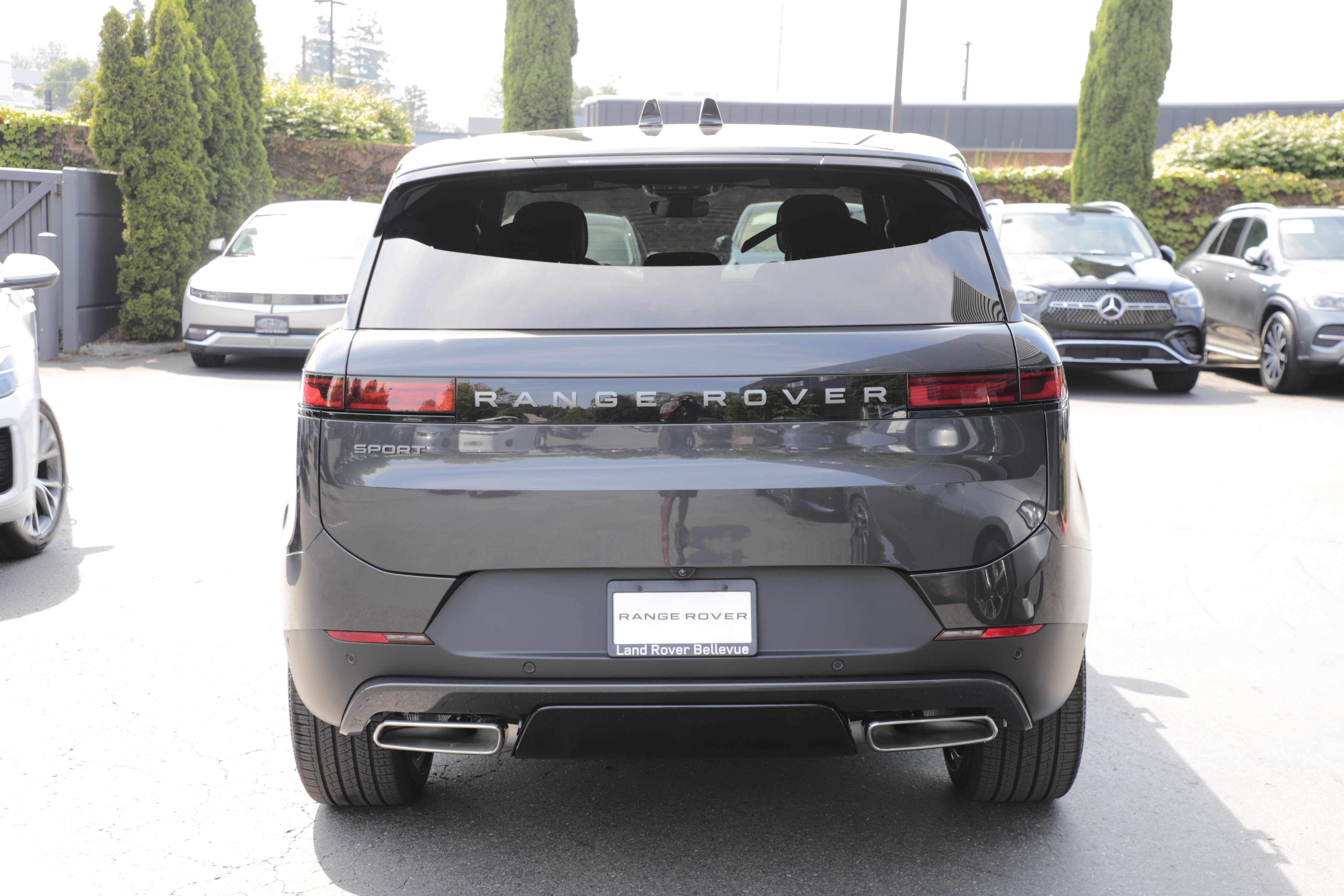 New 2026 Land Rover Range Rover Sport SE AWD/4WD image 9