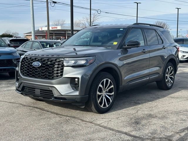 Used 2025 Ford Explorer ST-Line image 4