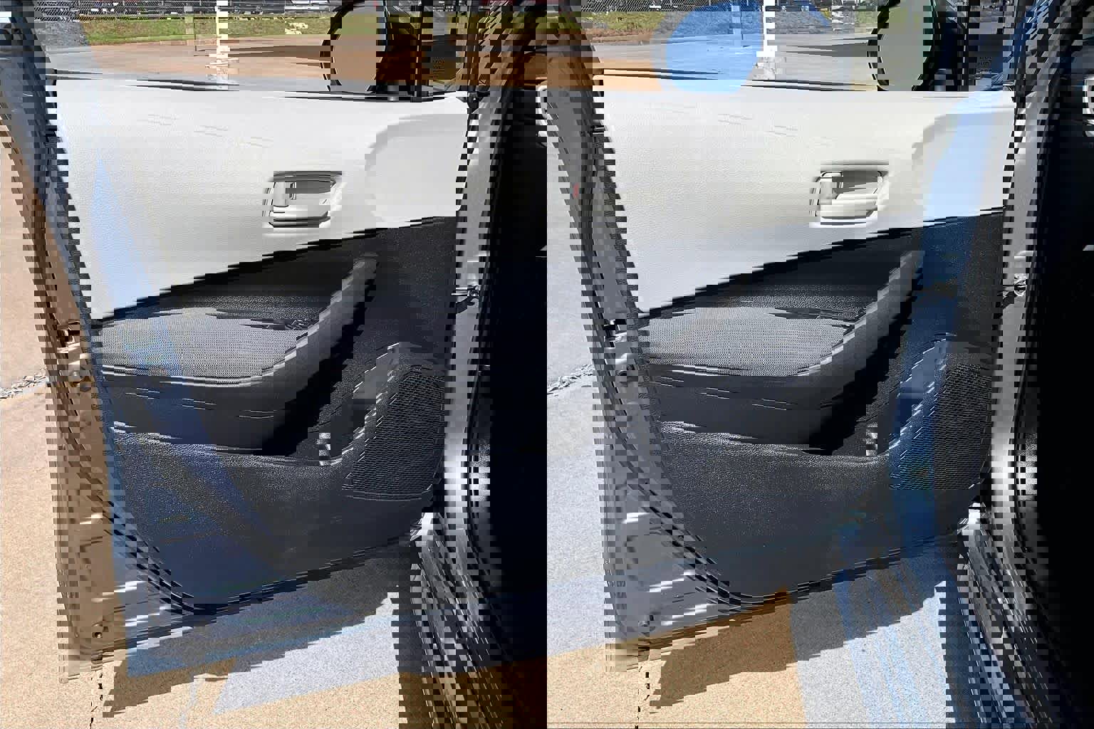 Used 2022 Toyota Corolla LE image 24