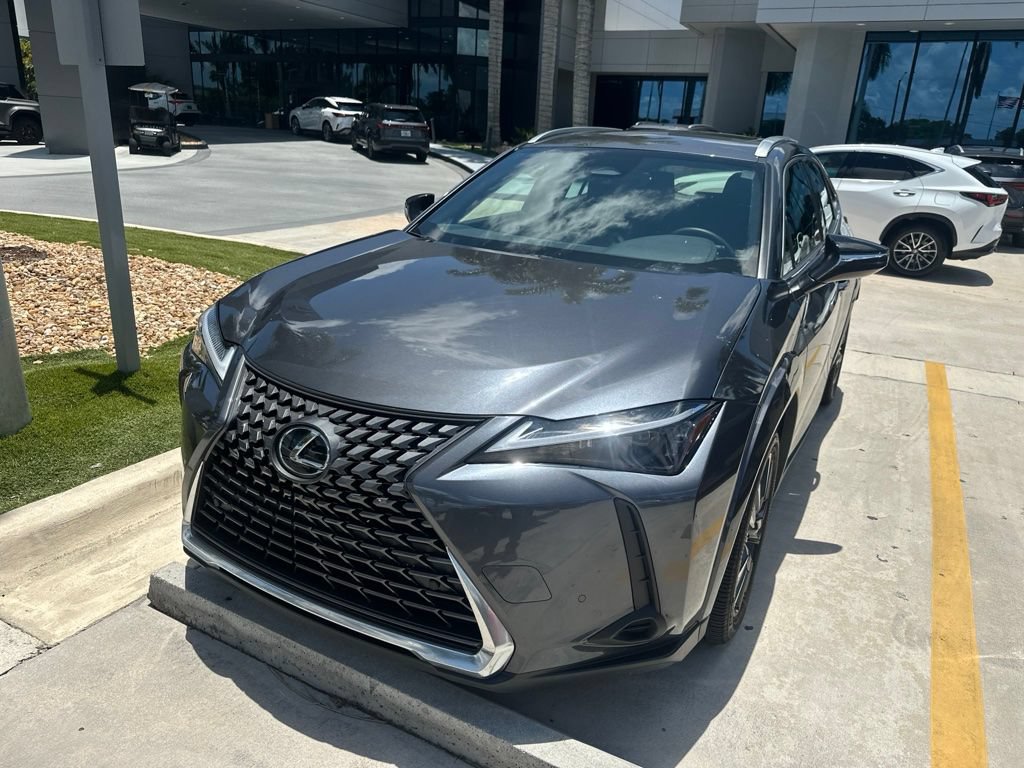 Certified 2025 Lexus UX 300h FWD w/ Accessory Package (Z2) image 4