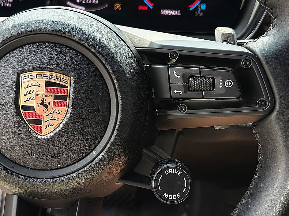 Used 2025 Porsche Cayenne AWD/4WD image 18