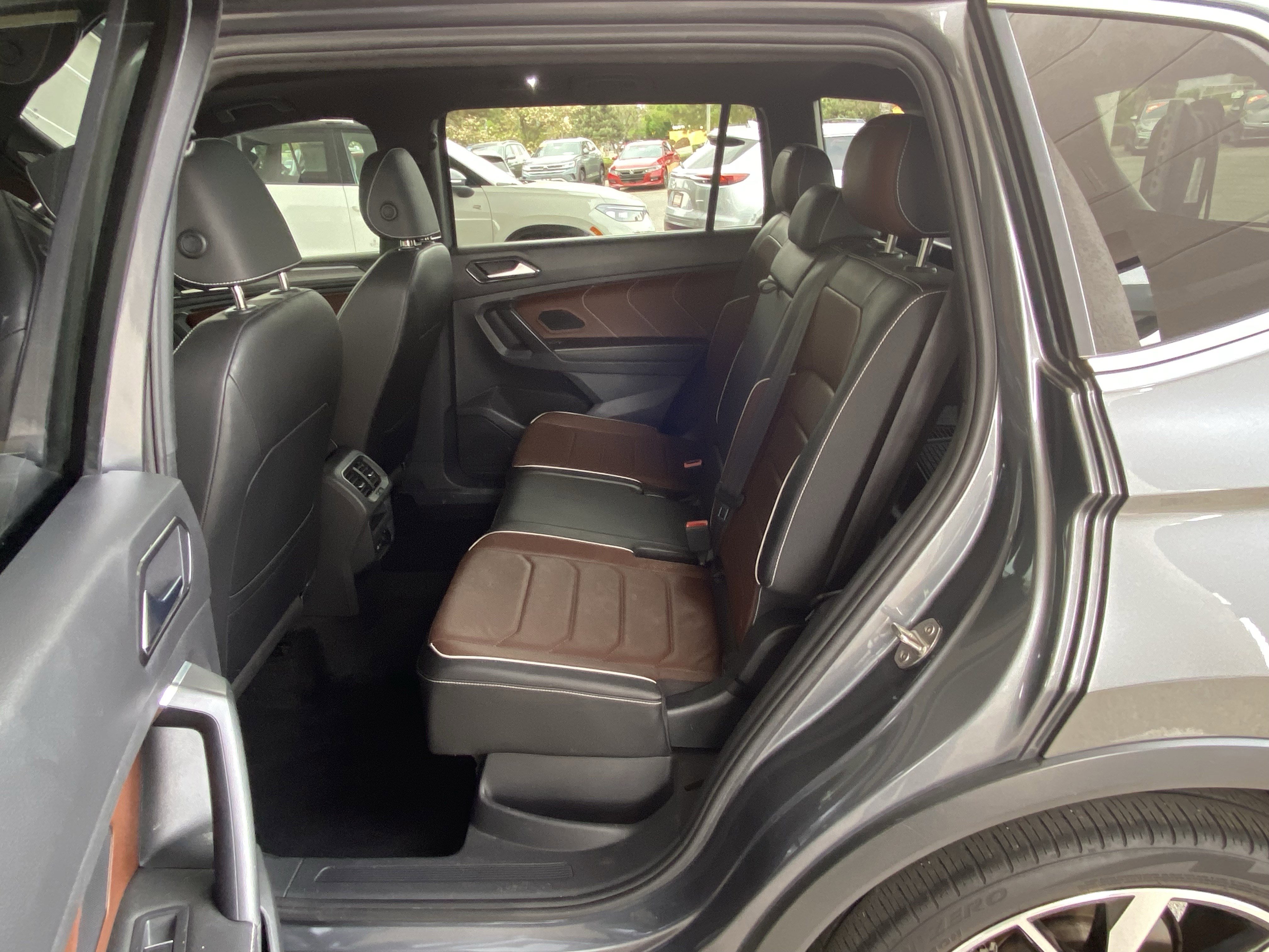 Used 2023 Volkswagen Tiguan SEL R-Line image 32