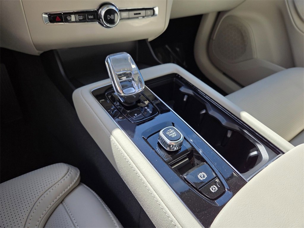 New 2026 Volvo XC90 B6 Ultra image 27