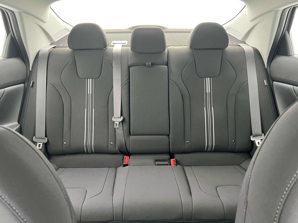 New 2025 Hyundai Elantra SEL FWD image 16