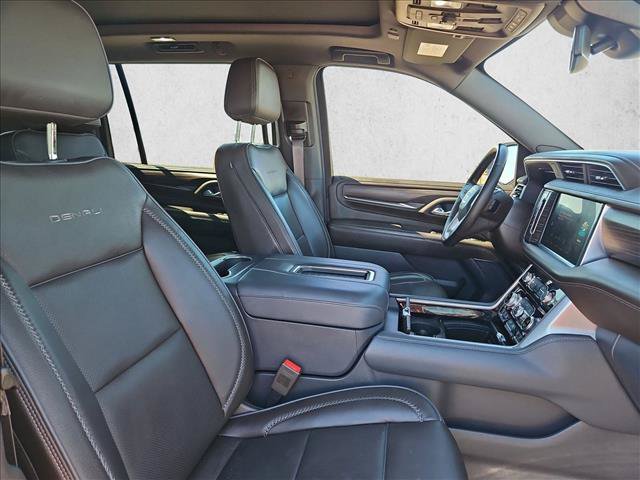 Used 2023 GMC Yukon XL Denali AWD/4WD image 25