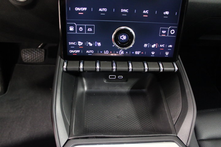 New 2027 GMC Terrain Elevation w/ Elevation Premium Package AWD/4WD image 32