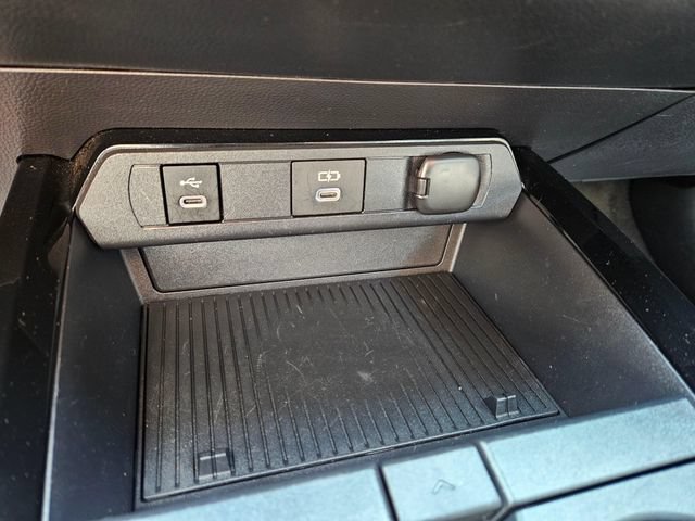 Used 2023 Toyota Prius XLE FWD image 32
