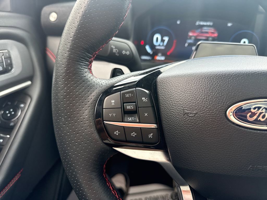 Used 2025 Ford Explorer ST image 47