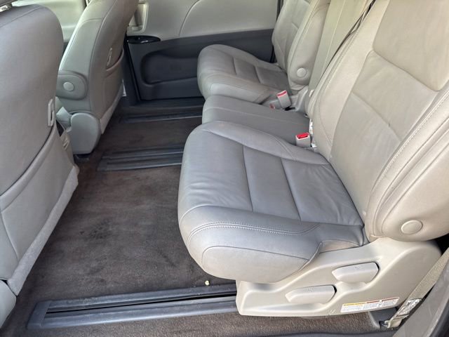 Used 2018 Toyota Sienna XLE w/ XLE Navigation Package image 13