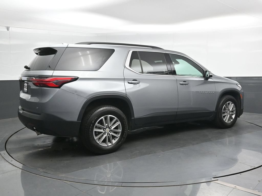 Used 2023 Chevrolet Traverse LT w/ LPO, Cargo Package AWD/4WD image 3
