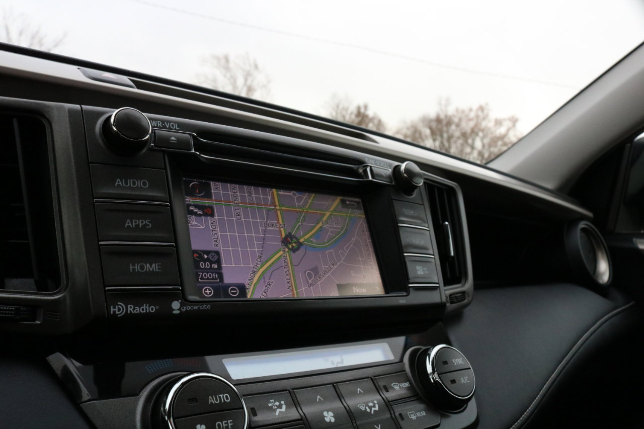 Used 2015 Toyota RAV4 XLE image 28