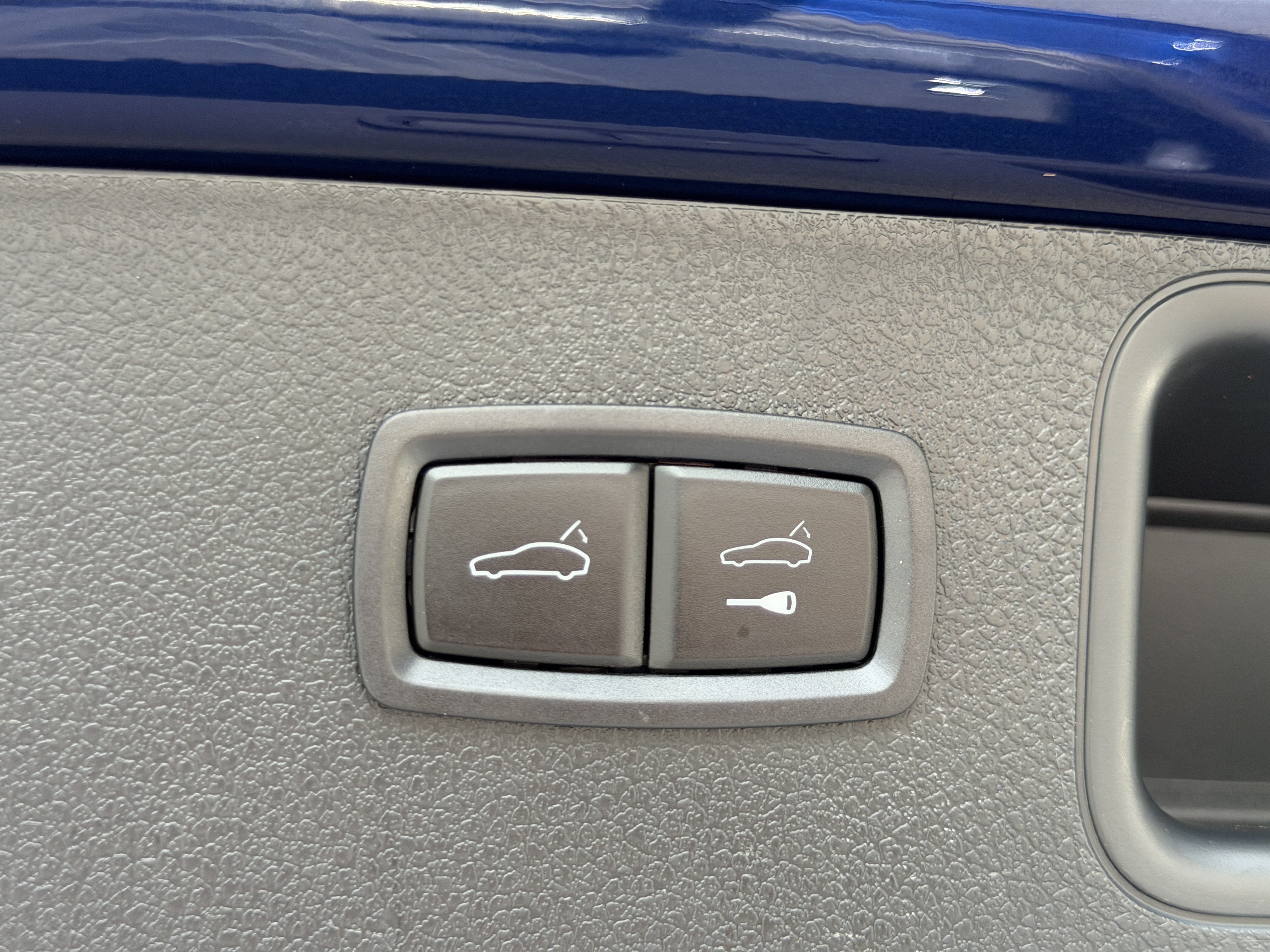 Certified 2023 Porsche Macan AWD/4WD image 22