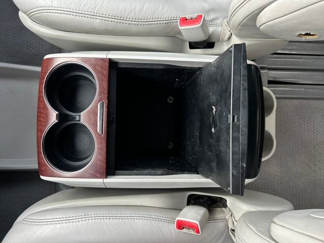 Used 2011 Toyota Sienna XLE image 28