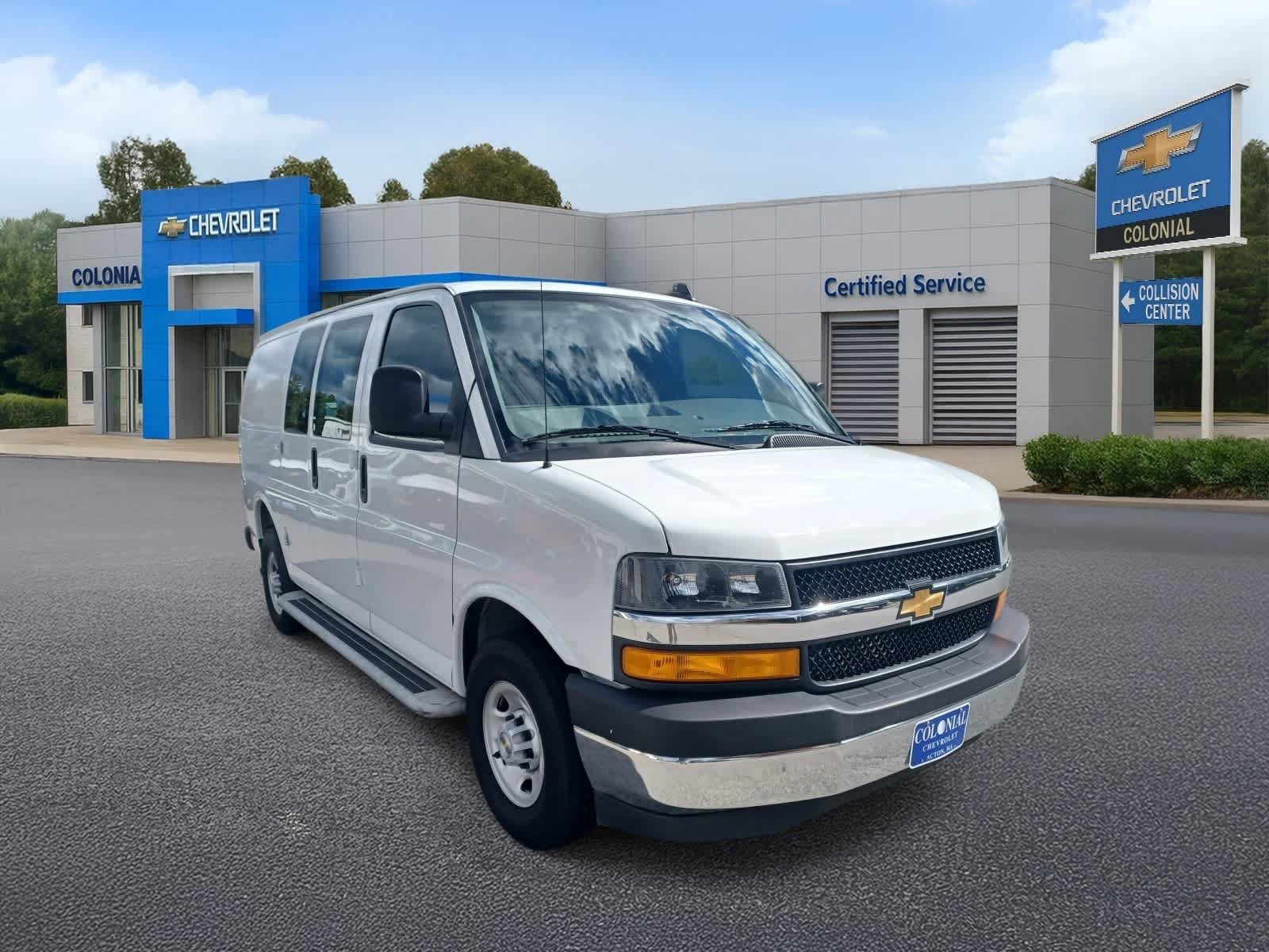 Used 2025 Chevrolet Express 2500 w/ Driver Convenience Package RWD image 2