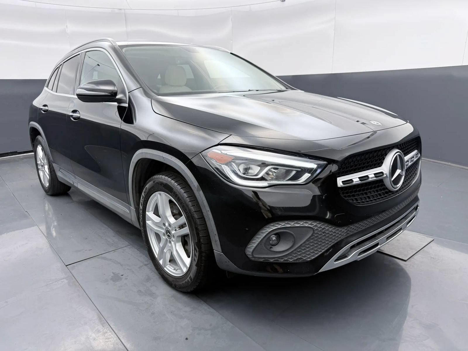 Used 2021 Mercedes-Benz GLA 250 4MATIC w/ Premium Package image 1