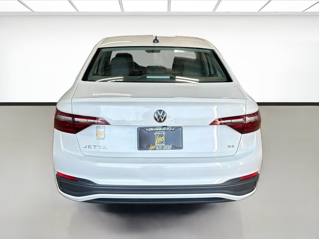 Used 2023 Volkswagen Jetta SE FWD image 6