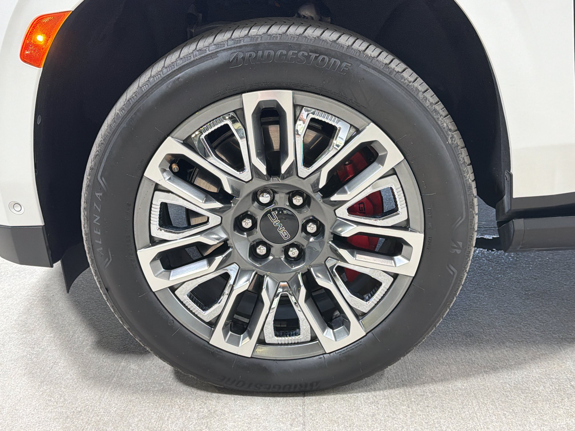 Used 2023 GMC Yukon Denali Ultimate AWD/4WD image 44