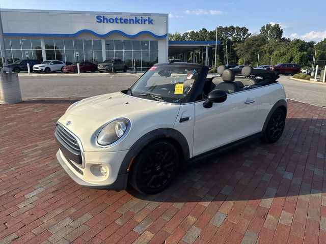 Used 2019 MINI Cooper Convertible w/ Signature Upholstery Package FWD image 4