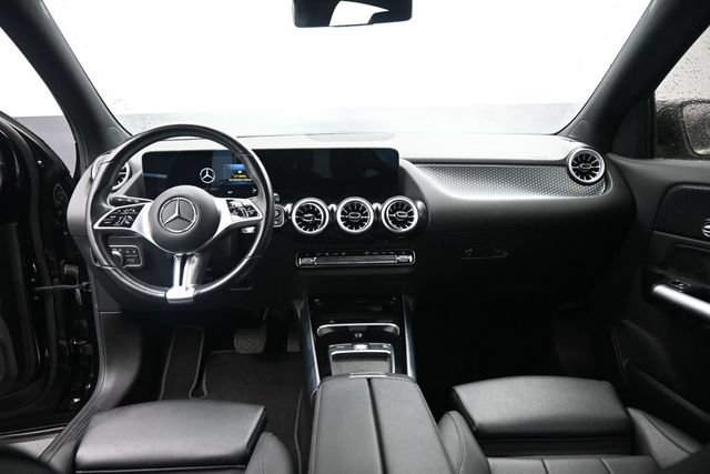 Used 2025 Mercedes-Benz GLA 250 4MATIC image 23