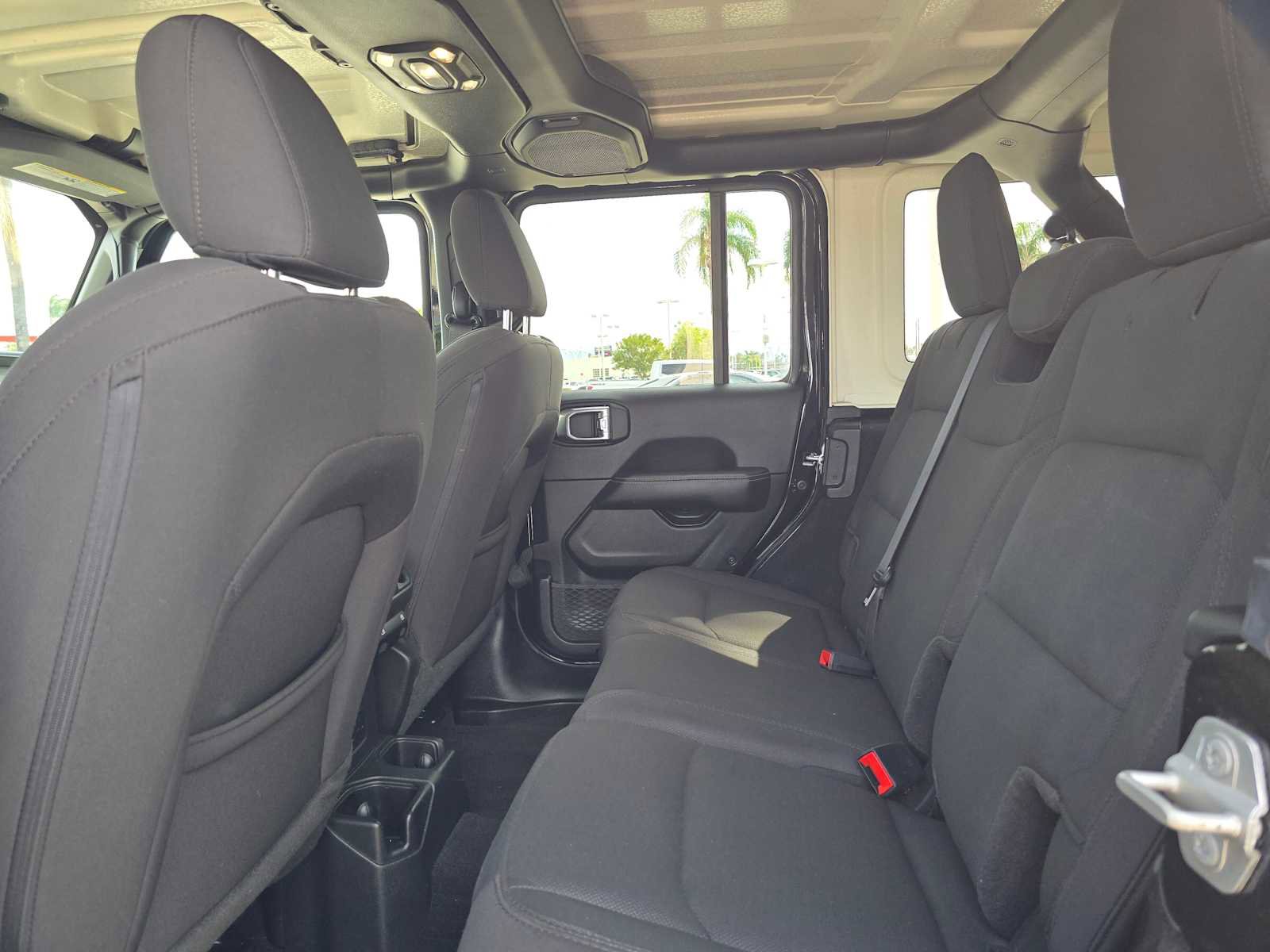 Used 2023 Jeep Wrangler Unlimited Sahara AWD/4WD image 16