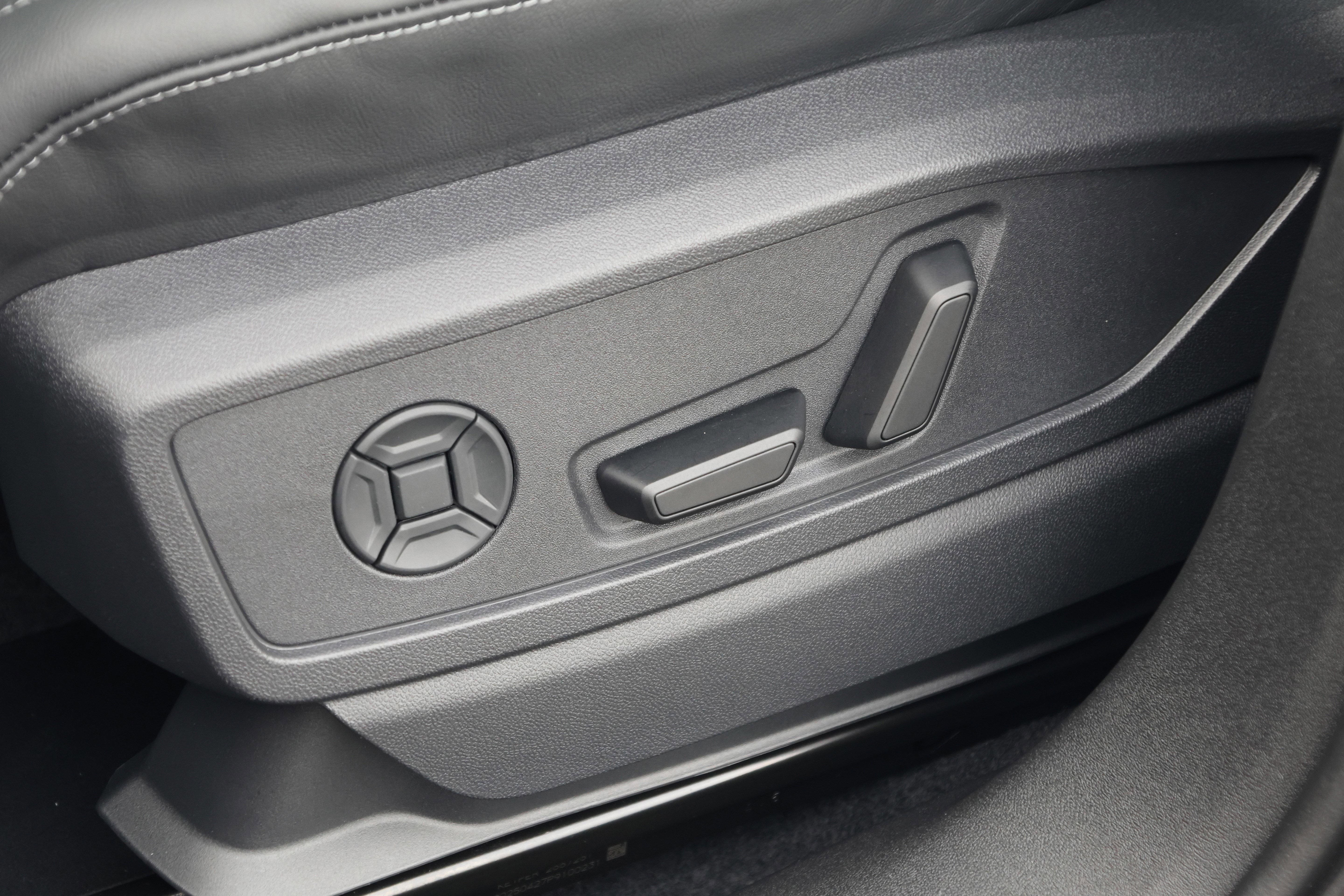 Used 2025 Audi Q5 Premium Plus AWD/4WD image 30