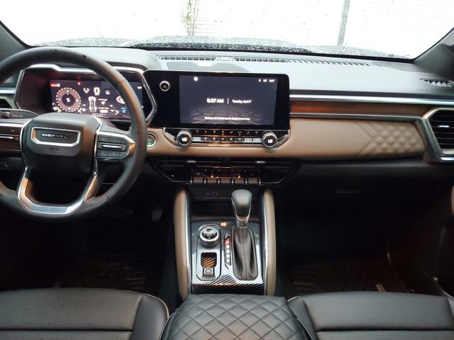 Used 2025 GMC Canyon Denali image 13