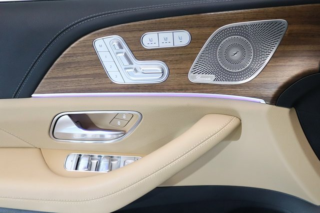 Certified 2025 Mercedes-Benz GLS 580 4MATIC image 3