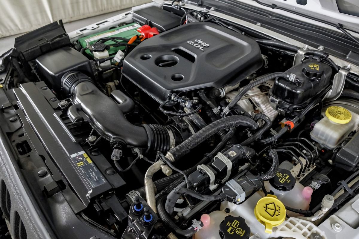 Used 2018 Jeep Wrangler Unlimited Sahara AWD/4WD image 45