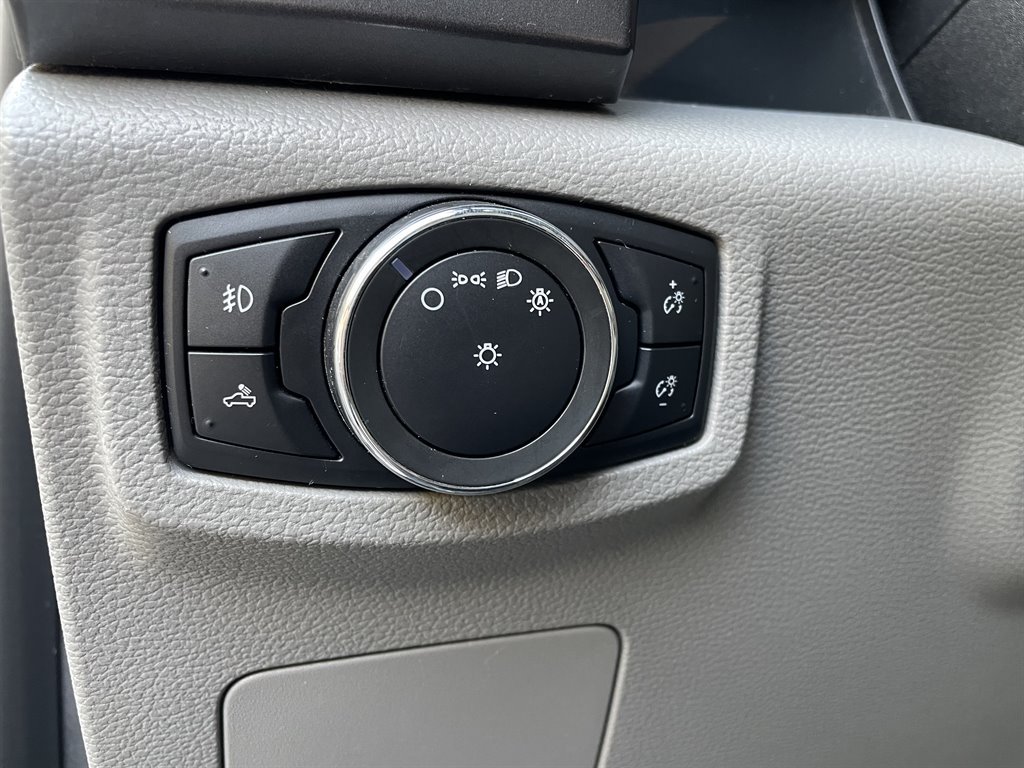 Used 2017 Ford F150 XLT AWD/4WD image 32