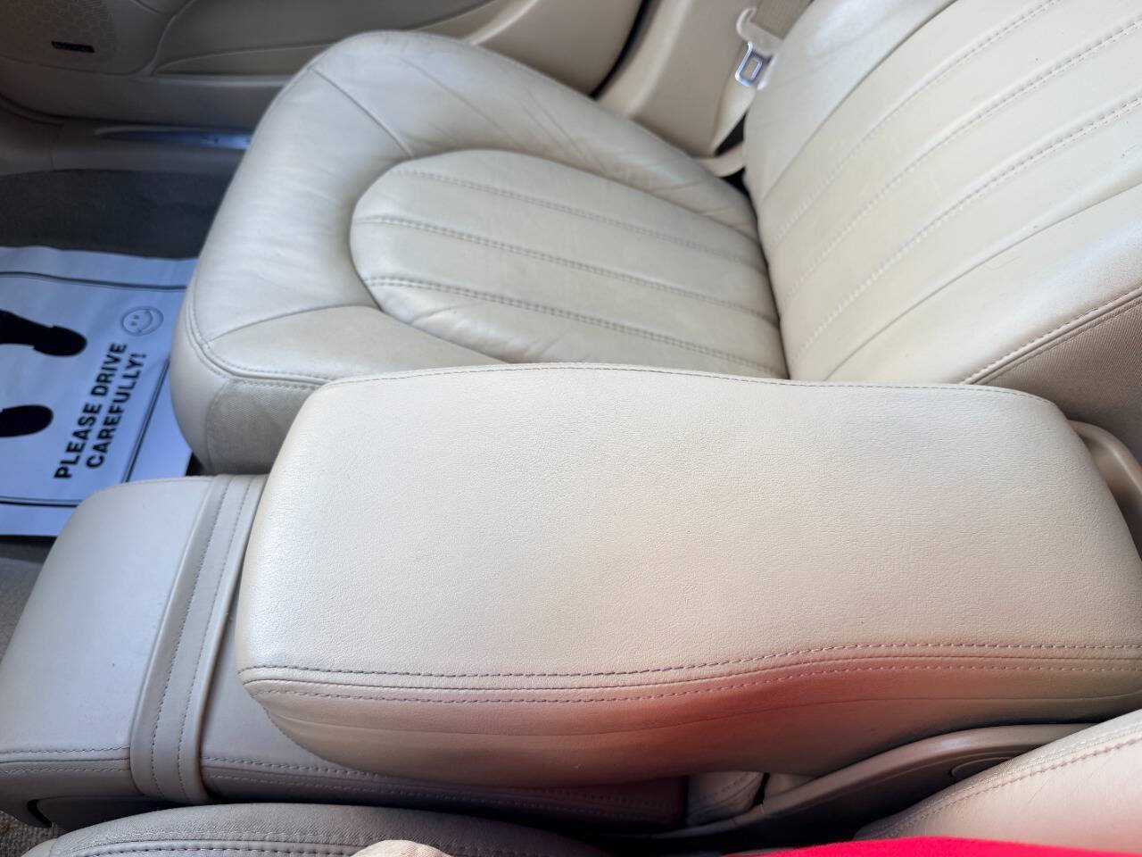 Used 2011 Buick Lucerne CXL FWD image 35