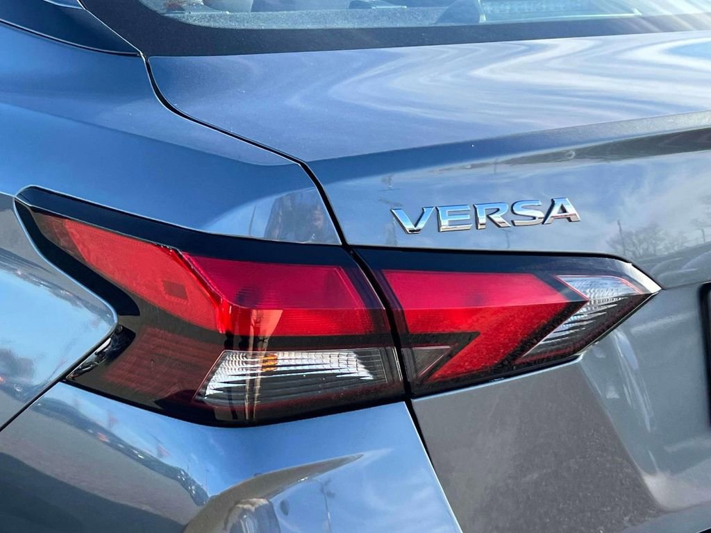 Used 2025 Nissan Versa S image 11