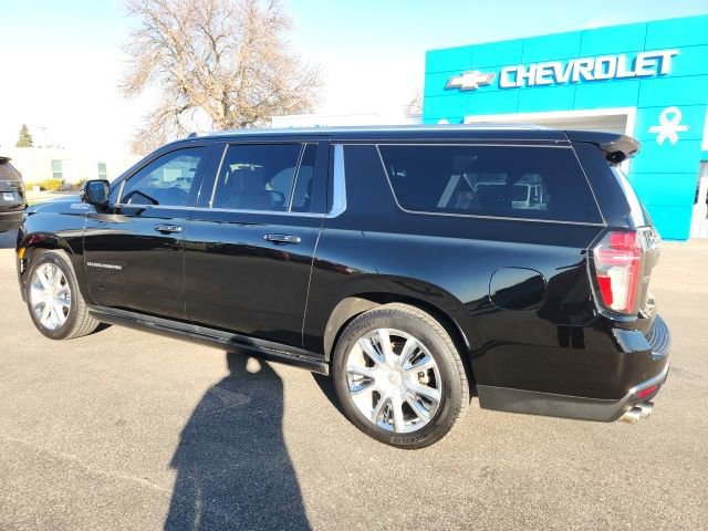 Used 2021 Chevrolet Suburban High Country image 3