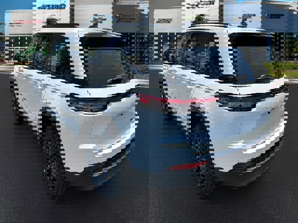 New 2025 Jeep Grand Cherokee Limited w/ Luxury Tech Group II image 5