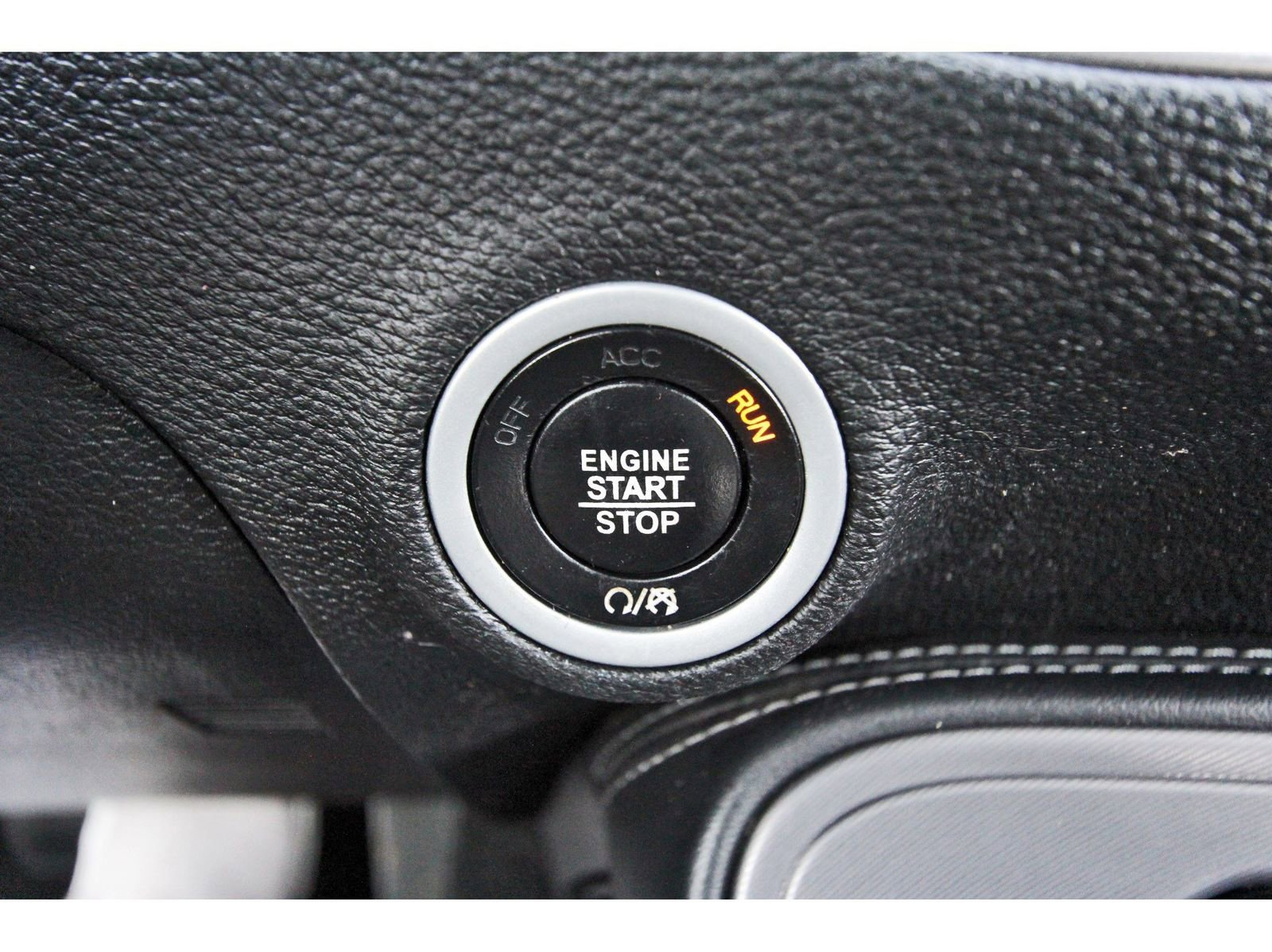 Used 2023 Dodge Challenger SXT w/ Blacktop Package image 27