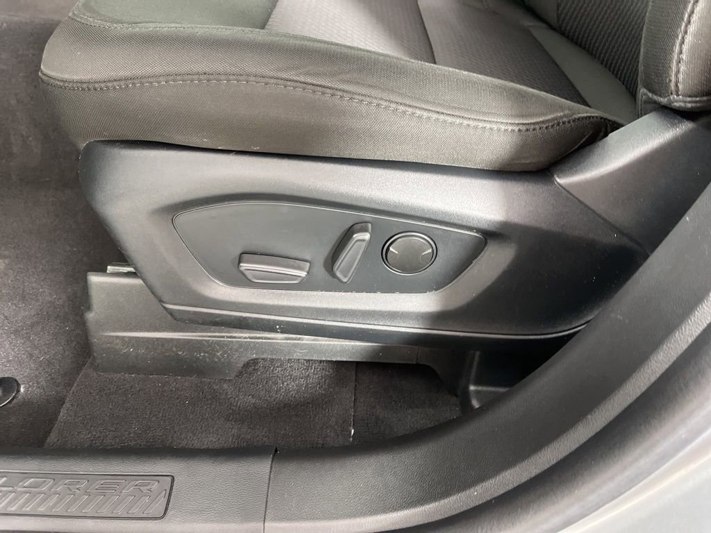Used 2023 Ford Explorer XLT image 24