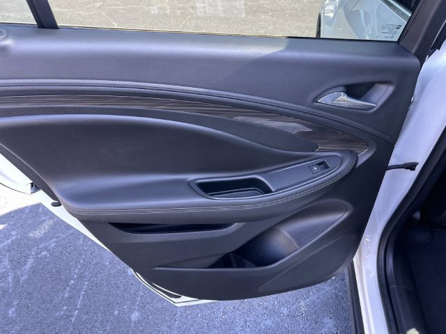 Used 2019 Buick Envision Essence FWD image 21