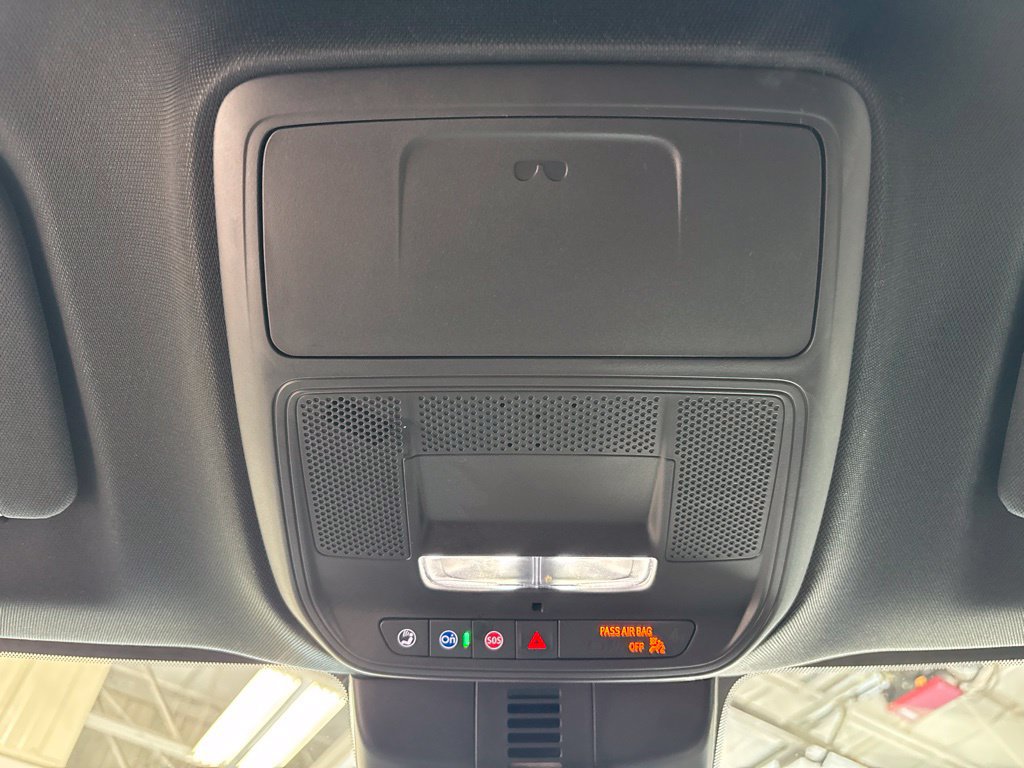 Used 2026 Chevrolet Traverse LT FWD image 38