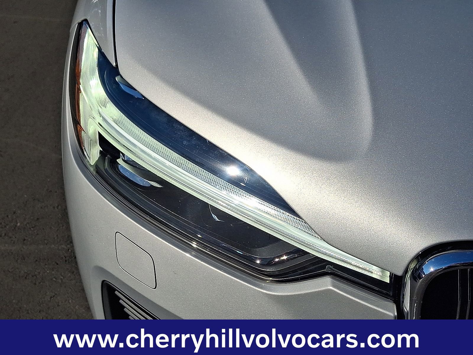 Certified 2023 Volvo XC60 B5 Plus w/ Climate Package image 9