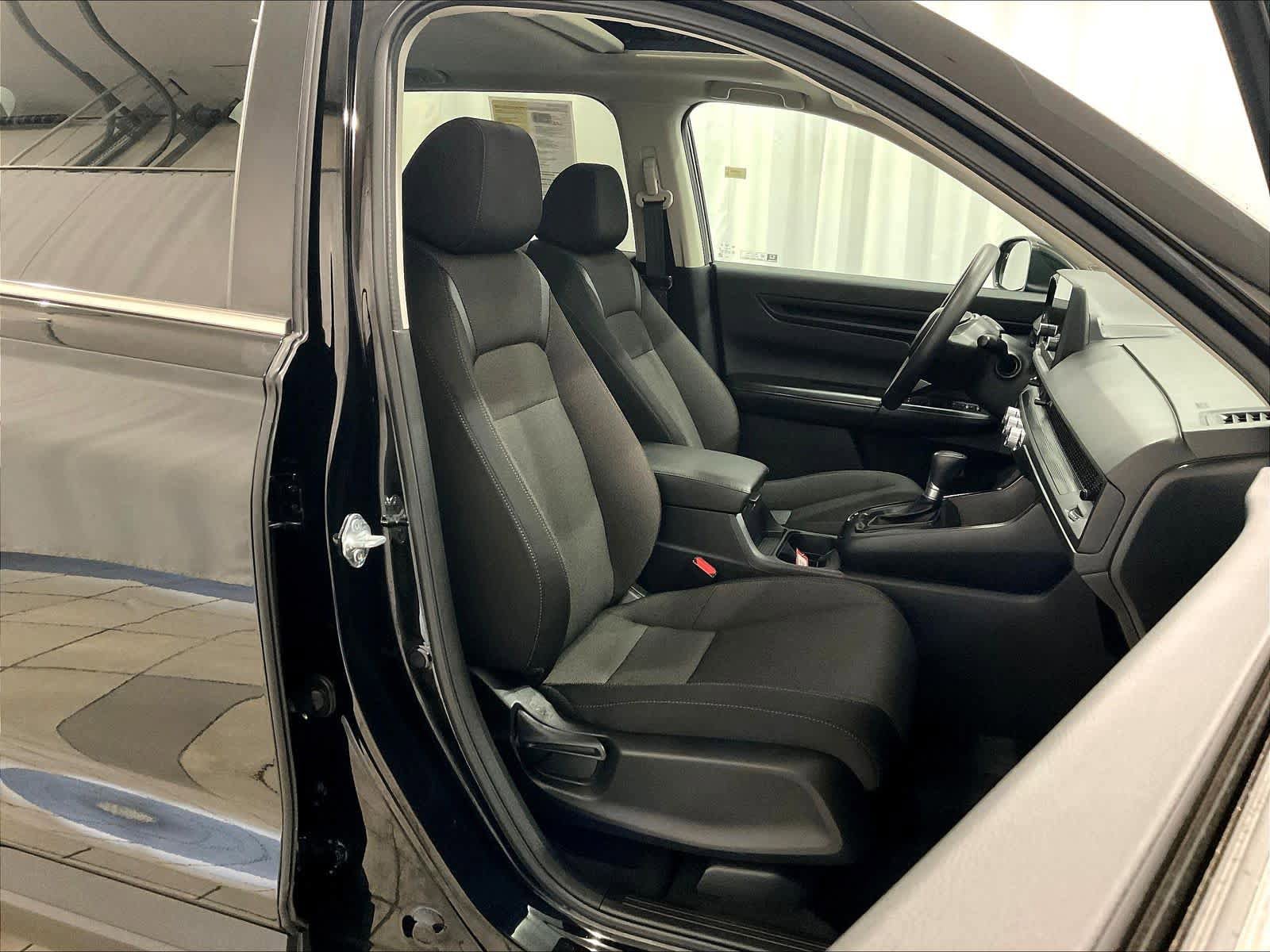 Used 2025 Honda CR-V EX image 11