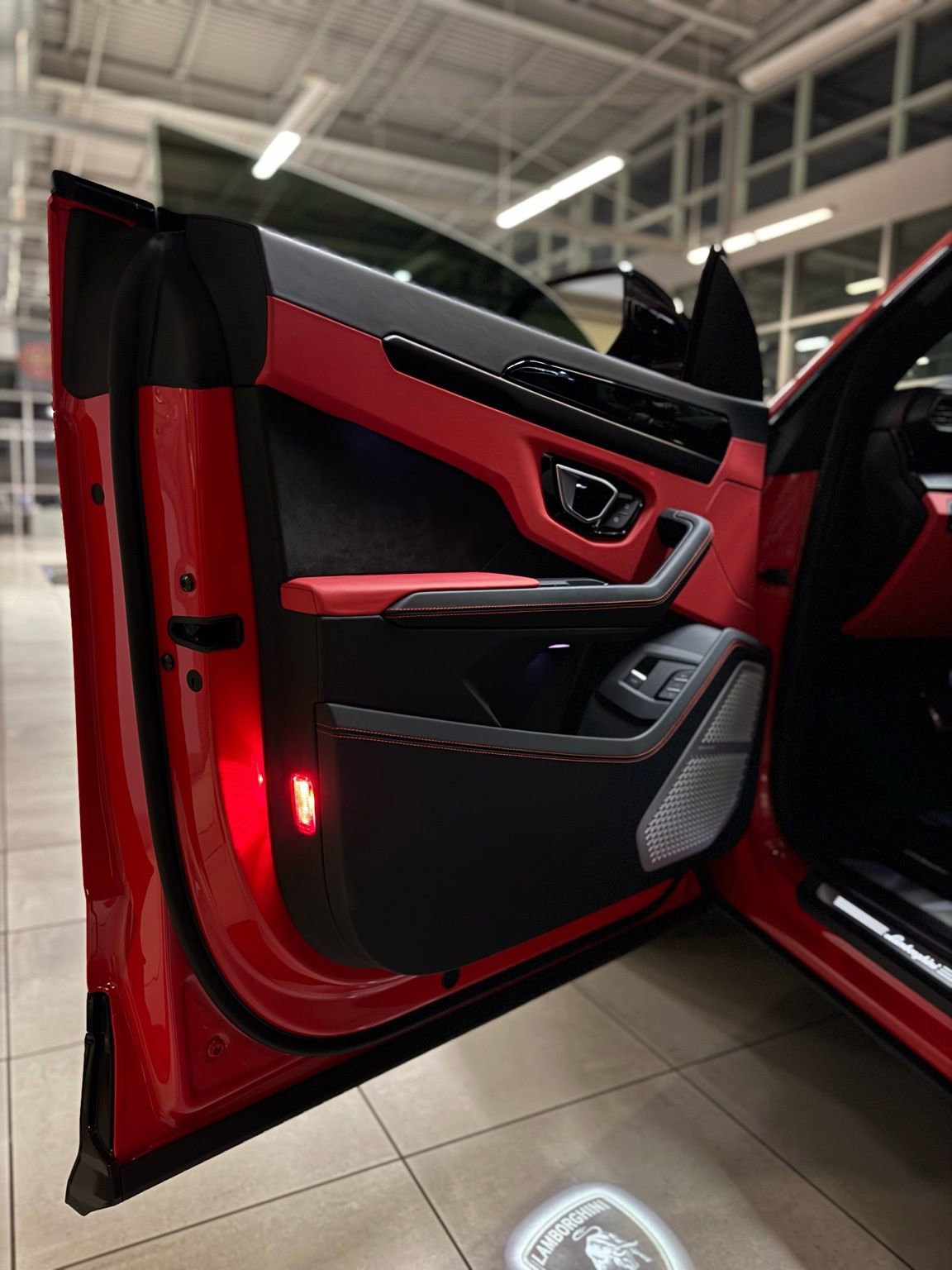 Used 2022 Lamborghini Urus image 27