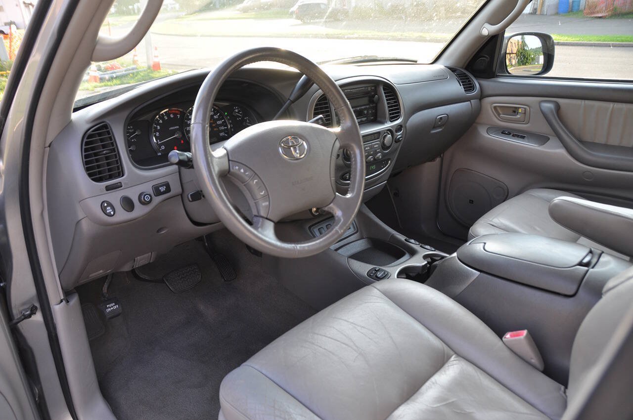 Used 2005 Toyota Sequoia Limited AWD/4WD image 19