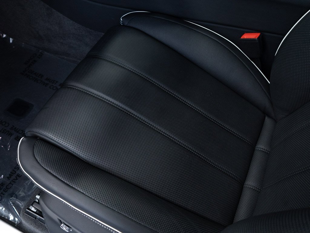 Certified 2025 Bentley Bentayga Extended Wheelbase image 19