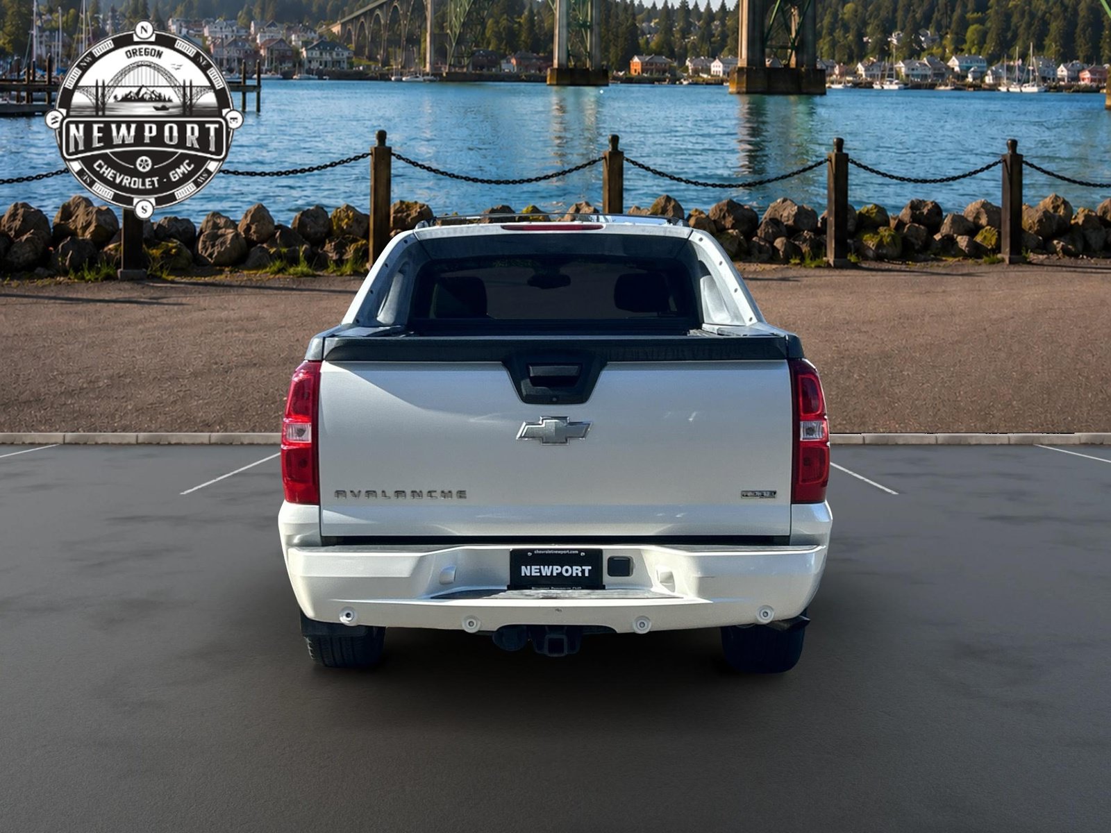 Used 2009 Chevrolet Avalanche LTZ AWD/4WD image 6